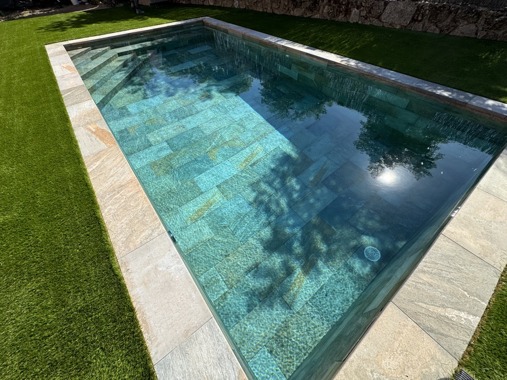 64793675-346F-433A-82D7-8265EE1A81A7_1_105_c